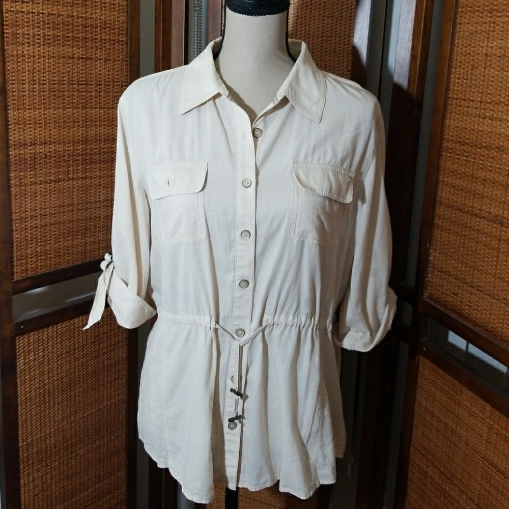 BEIGE BUTTON DOWN SHIRT !💥